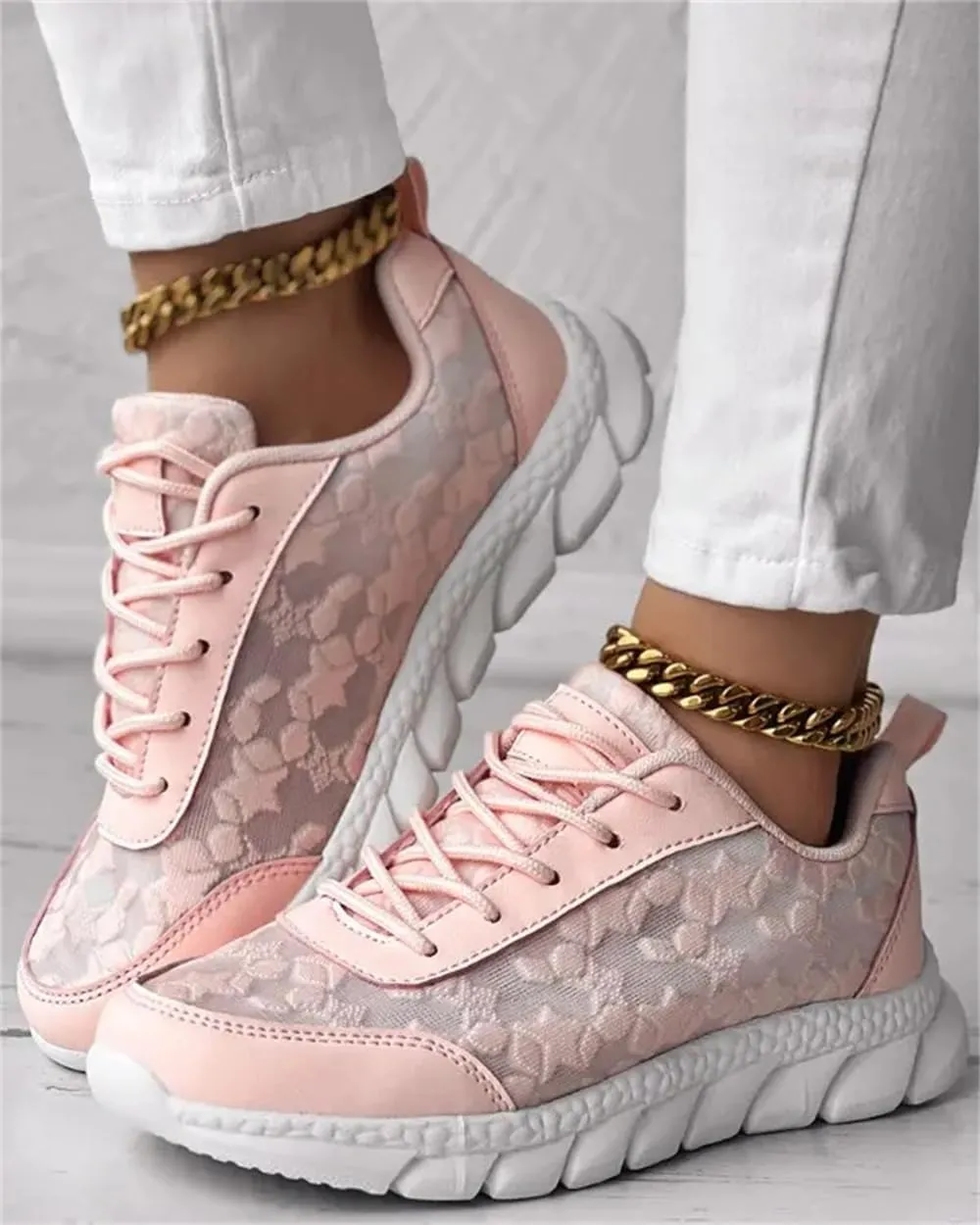 Breathable Lace-up Round Toe Sneakers