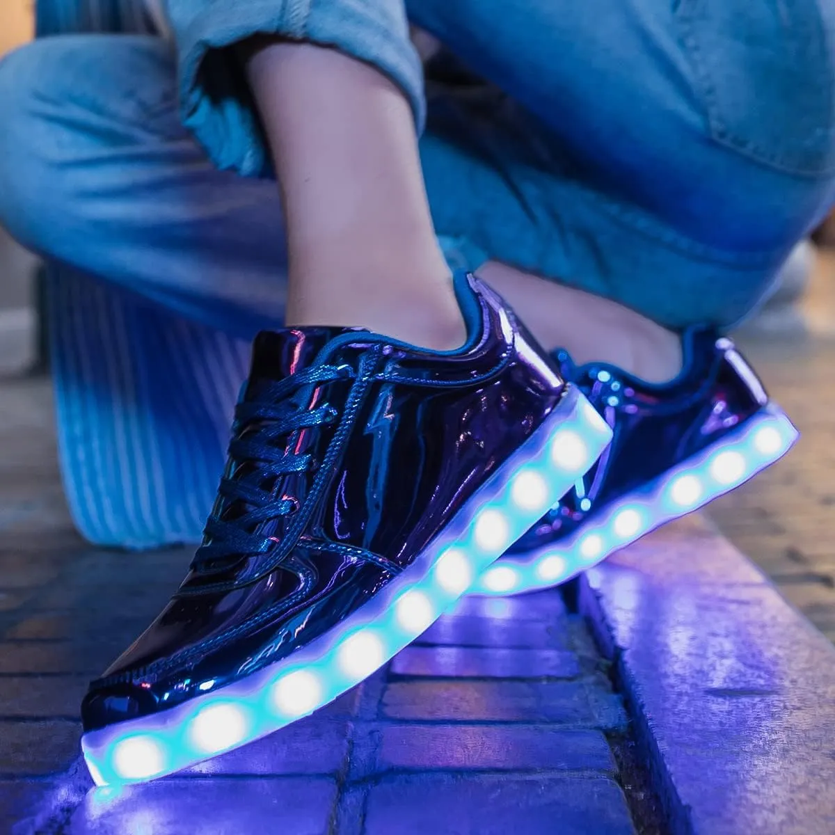 LED Light Up Shoes for Women Men Sports LED Shoes Dancing Sneakers Low-Top USB Charging Shoes for Kids