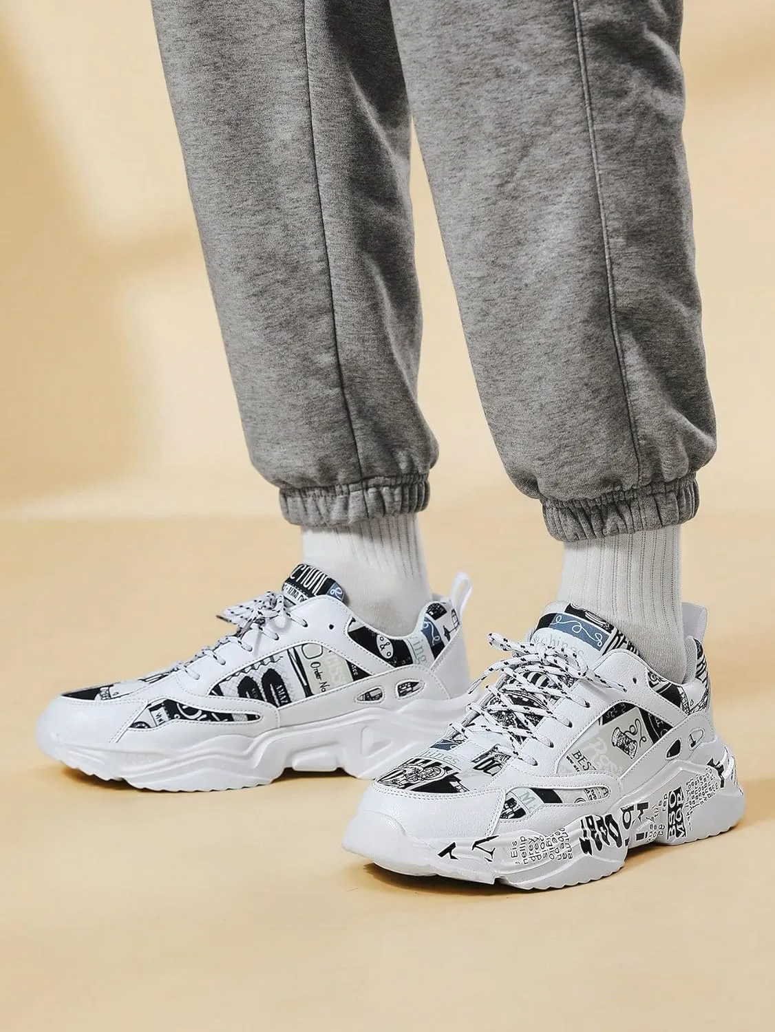 Men's White Thick-Soled Athletic Shoes With Graffiti Pattern, Lace-Up Front, Comfortable, Lightweight, Round Toe, Versatile, Breathable, Suitable For Walking, Casual, Sports And Campus Youth Style