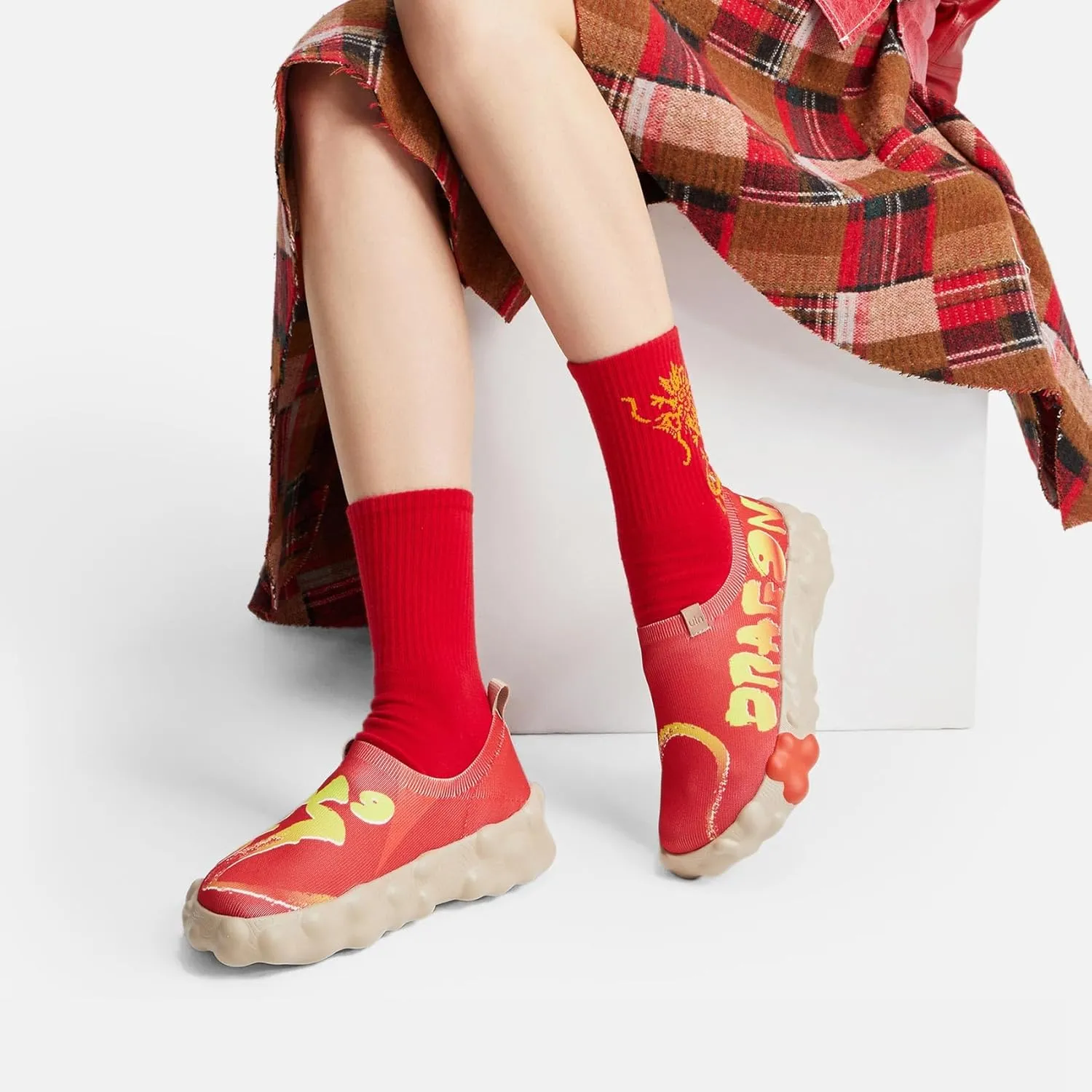 UIN Year of The Dragon Women's Travel Walking Shoes Slip On Casual Loafers 2024 Chinese Lunar New Year