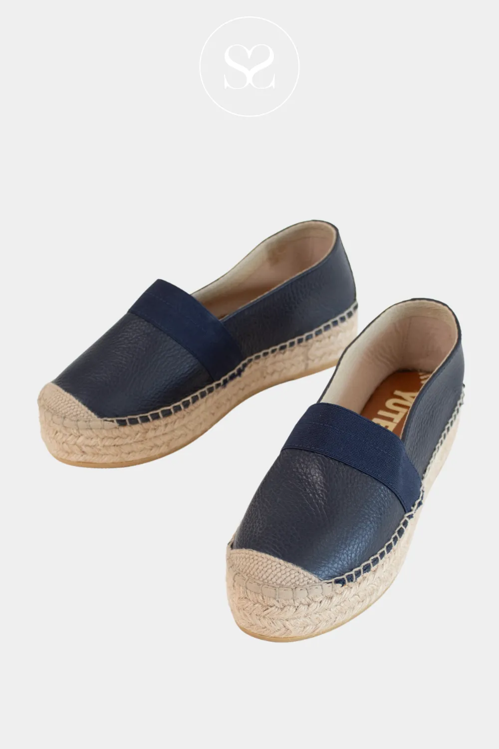 VIGUERA 2193 NAVY LEATHER PULL ON SHOES