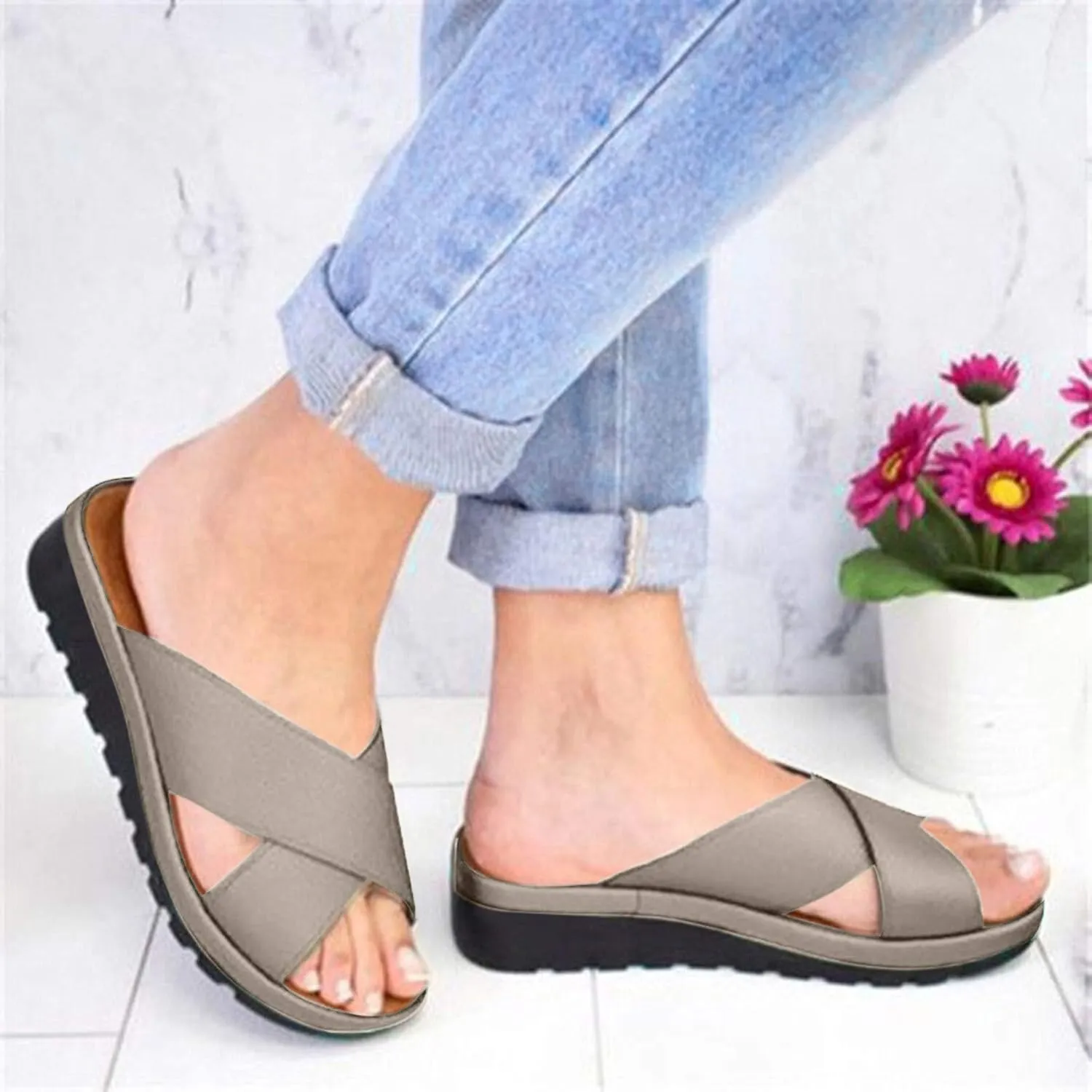 Womens Cross Straps Wedge Sandals Solid Comfortable Non-Slip Flat Shoes Summer Casual Open Toe Slip-on Slippers Trendy Beach Sandals Flip Flops