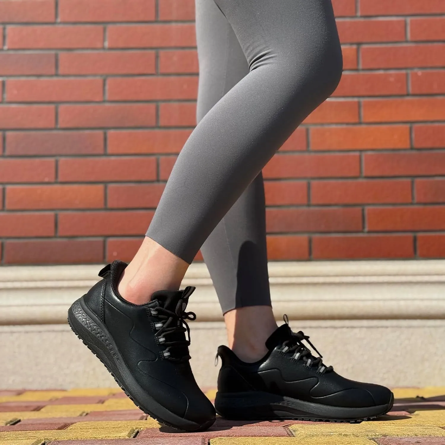 Women's Non Slip Work Shoes Slip Resistant Waterproof Chef Shoe for Women Working in Kitchen Restaurant Food Service Slip-On Design Walking Sneakers Zapatos Trabajo